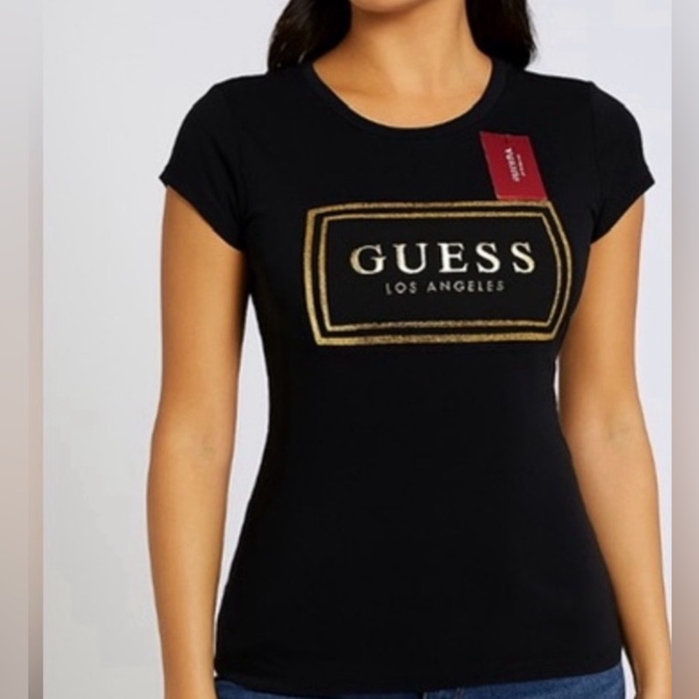 Guess women’s Black and Gold Fitted Cap Sleeve Tee size XS (A1).✨